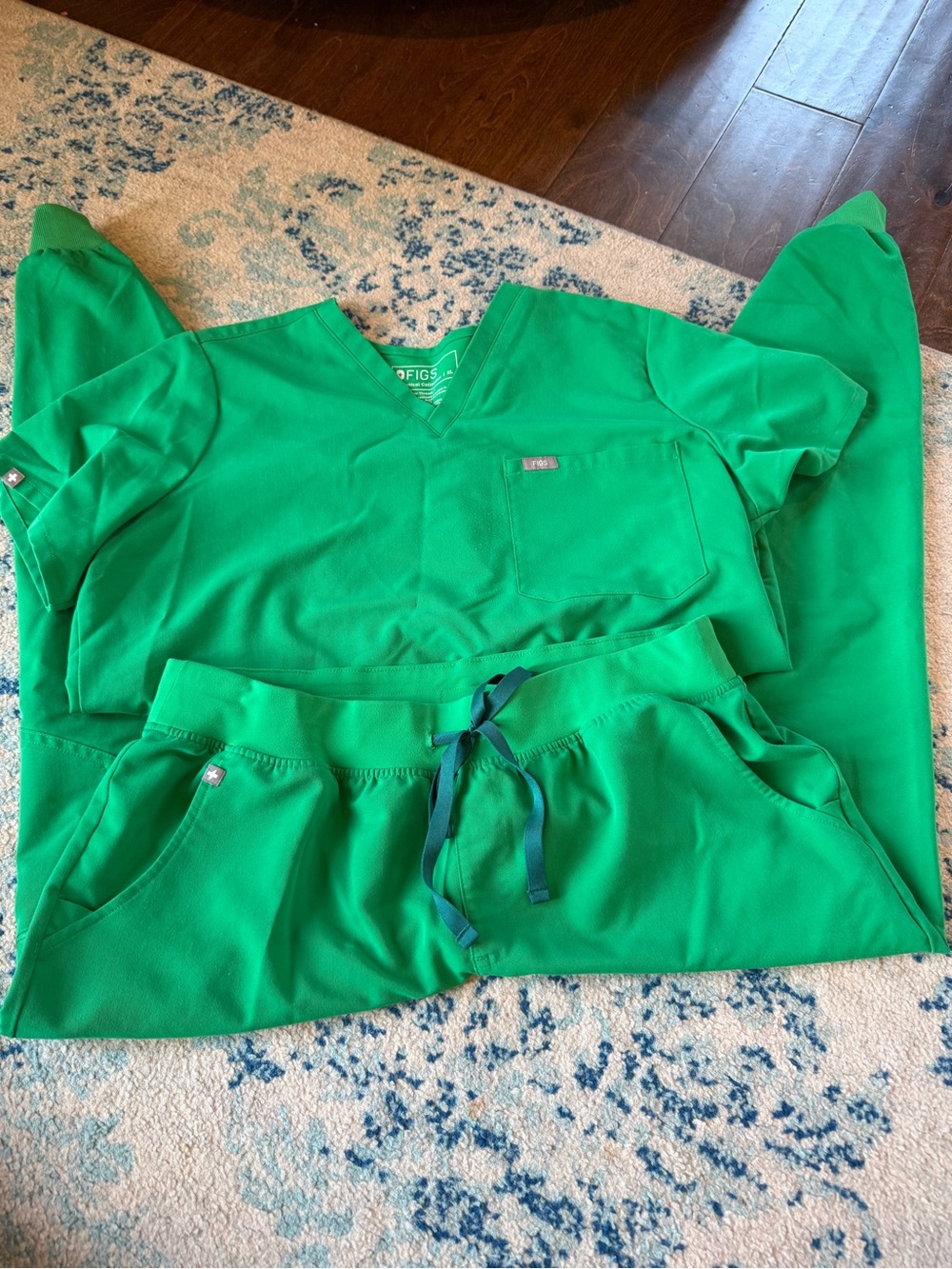 Figs Women V-neck and jogger Set in Emerald Green